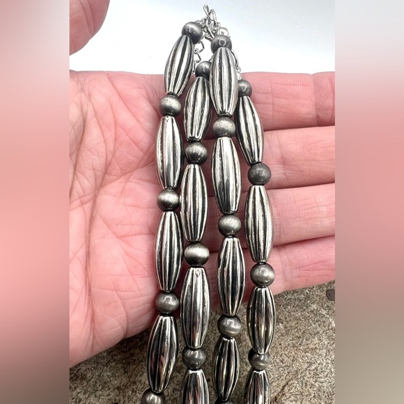 Southwest Graduated Faux Navajo Pearl Multi Strand Silver Tone Beaded Necklace - Picture 5 of 7